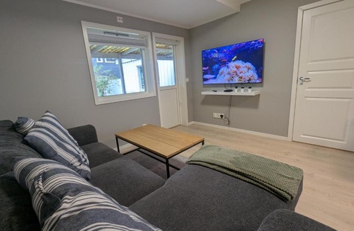 Otta Apartment | Modern 1BR City Centre Apt - Sleeps 4