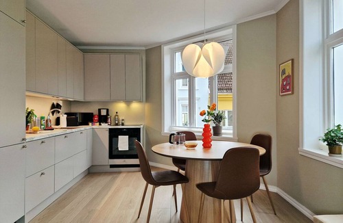 Bergenhus Condo | Modern 3 Bedroom, 2 King Beds, Near Bryggen