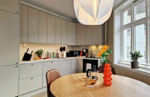 Bergenhus Condo | Modern 3 Bedroom, 2 King Beds, Near Bryggen
