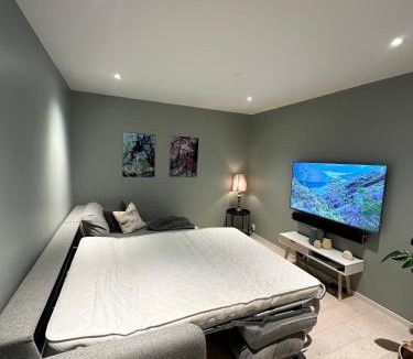 Lorenskog Apartment | Modern 3BR Apartment Near Oslo Center Free Parking