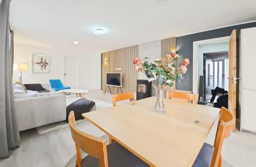 Stavanger Apartment | Modern 3BR Near Centre Free Parking