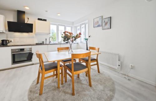 Stavanger Apartment | Modern 3BR Near Centre Free Parking
