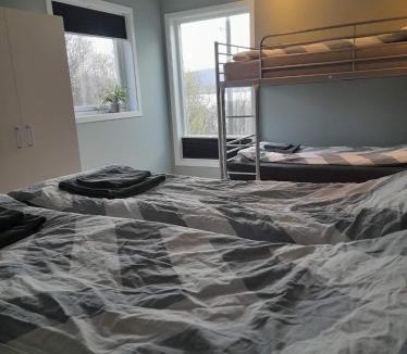 Tromso Villa | Modern 5 bedroom home, close to everything!