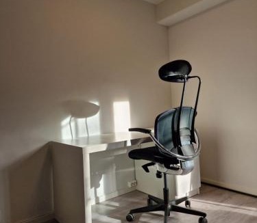 Toyen Apartment | Modern and Central Apartment, 6 mins to Oslo City