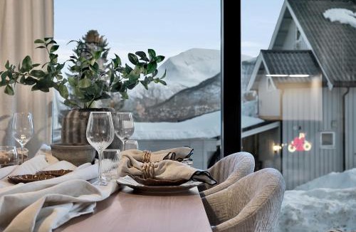 Tromso Apartment | Modern and compact city villa with parking