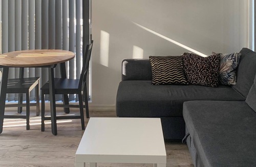 Molndal Municipality House | Modern and compact cottage in Lindome.