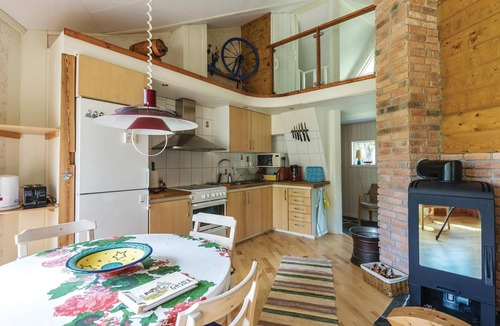 Logdea House | Modern and cozy house in a good location on Hemörssund and not far from the beach.