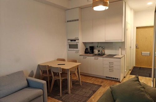 Tikkurila Apartment | Modern Aparment - Next to Station - Self Check-in
