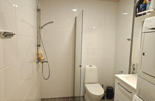 Tikkurila Apartment | Modern Aparment - Next to Station - Self Check-in