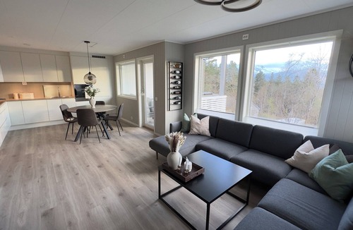 Glomset Apartment | Modern apartment with a view