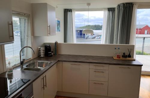 Jorpeland Apartment | Modern apartment in the Harbour of Jørpeland