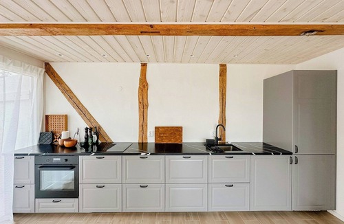 Jonstorp Apartment | Modern apartment on historic horse farm