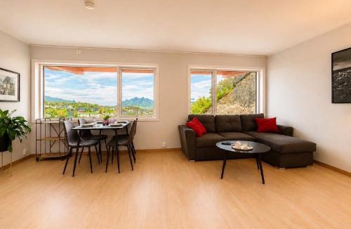 Svolvaer Apartment | Modern apartment with sea view in Svolvær