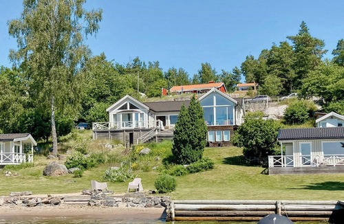 Varmdo House | Modern archipelago island house with private beach