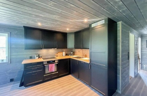 Maurset House | Modern cabin by Hardangervidda