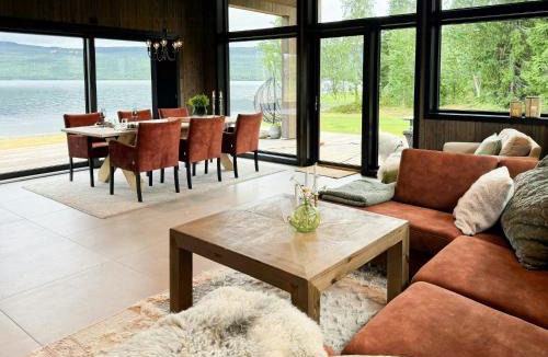 Lierne House | Modern Cabin By The Lake In Kvelia