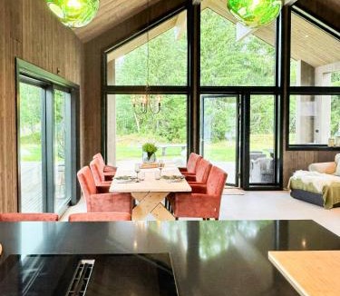 Lierne House | Modern Cabin By The Lake In Kvelia