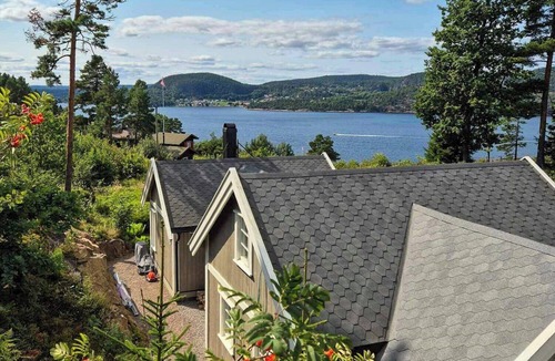 Holmsbu House | Modern cabin near family beaches in Holmsbu