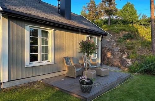 Holmsbu House | Modern cabin near family beaches in Holmsbu