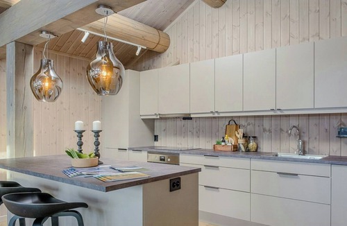 Sor-Fron House | Modern cabin with beautiful design by Gålåvatn