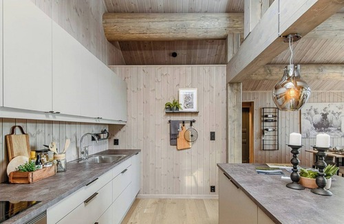 Sor-Fron House | Modern cabin with beautiful design by Gålåvatn