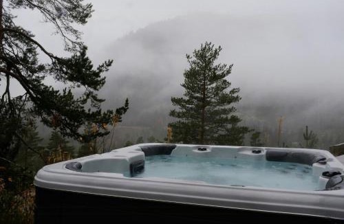 Hjartdal Municipality House | Modern Cabin With Gaustatoppen Views Near Oslo