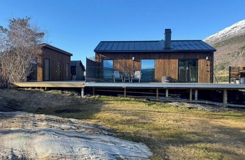Narvik House | Modern cabin with midnight sun in Skjomen