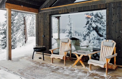 Gol Municipality House | Modern cabin with mountain view by Syningtoppen