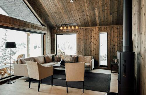 Gol Municipality House | Modern Cabin With Mountain View By Syningtoppen