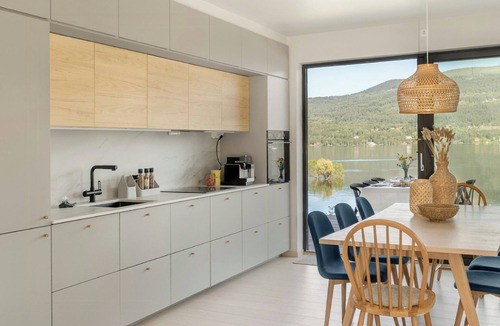 Hole House | Modern cabin with panoramic views
