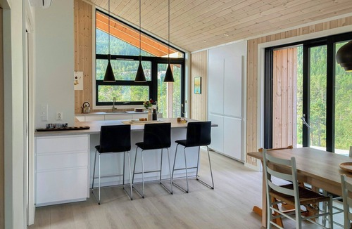 Treungen House | Modern cabin with panoramic views near Gautefall