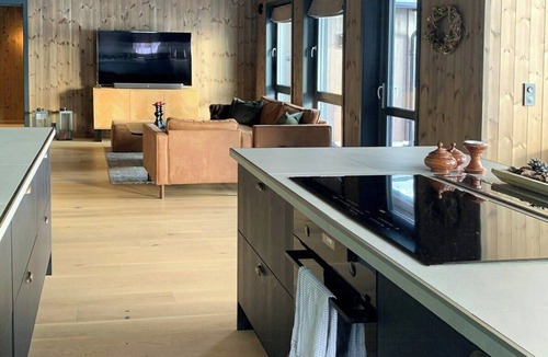 Nissedal House | Modern cabin with panoramic view by Nissedal