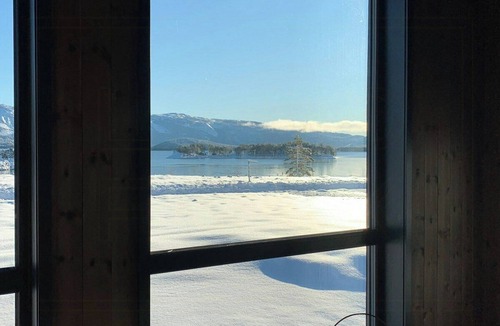 Nissedal House | Modern cabin with panoramic view by Nissedal