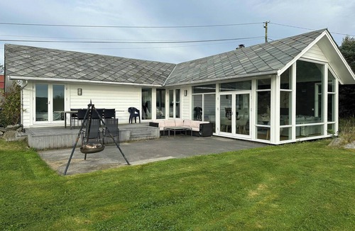 Bokn House | Modern cabin with sea view in Bokn