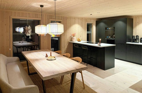 Rena House | Modern cabin with ski-in/out near Birken trails