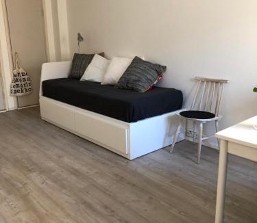 Punavuori Apartment | Modern city studio with own patio