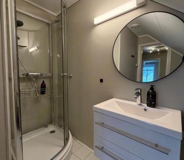 Alesund Apartment | Modern comfort apartment with free parking