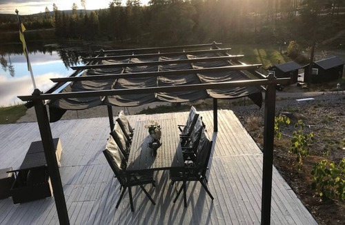 Hällfors House | Modern cottage with fantastic lakeside location