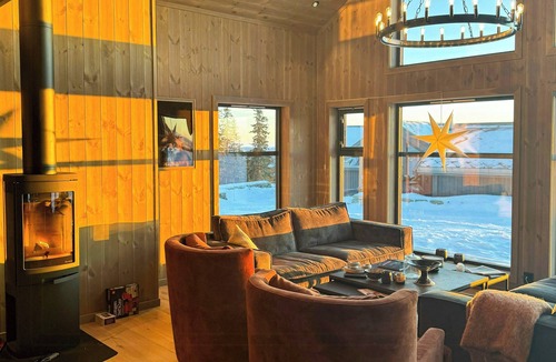 Sjusjoen House | Modern cottage with outdoor sauna by Nord-Mesna