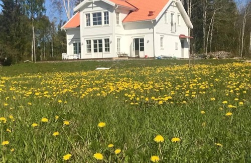 Vaddo House | Modern Country House 300m from lake with beach