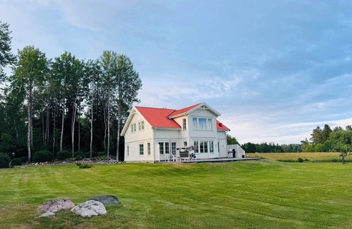 Vaddo House | Modern Country House 300m from lake with beach