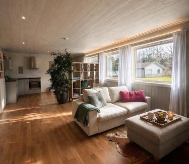 Spangereid Apartment | Modern & Cozy Apartment in Quiet Area, Free Parking