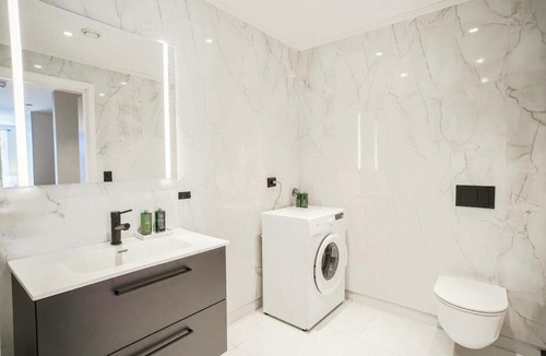 Gjovik Apartment | Modern entire apartment in city 305 for 2 guests