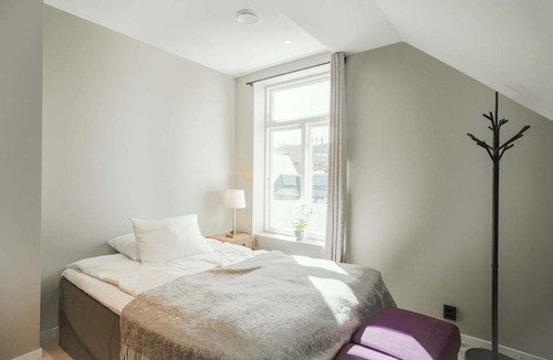 Gjovik Apartment | Modern entire apartment in city 305 for 2 guests