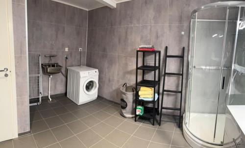 Spjelkavik Apartment | Modern Family Apartment near Aalesund