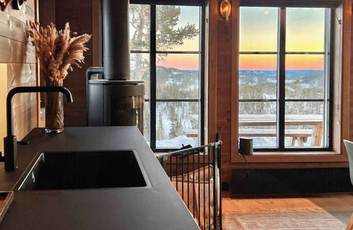 Kroderen House | Modern family cabin by Tempelseter ski trails