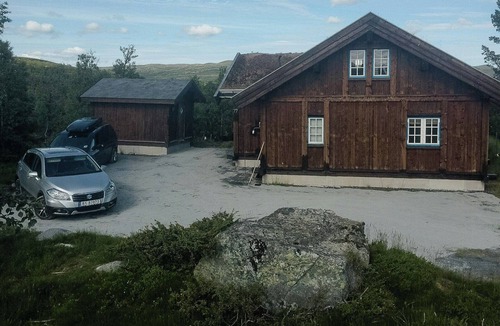 Etnedal House | Modern family cabin with views of Spåtind