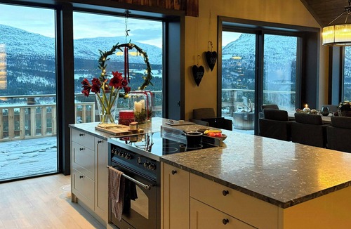 Bjorli House | Modern Farm with Panoramic Views and Nature