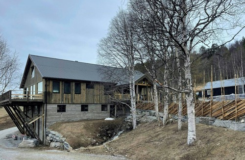 Bjorli House | Modern Farm with Panoramic Views and Nature
