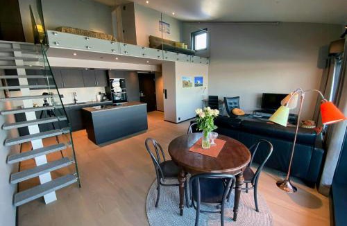 Kamben Apartment | Modern Flat With Fjord View On Golsfjellet